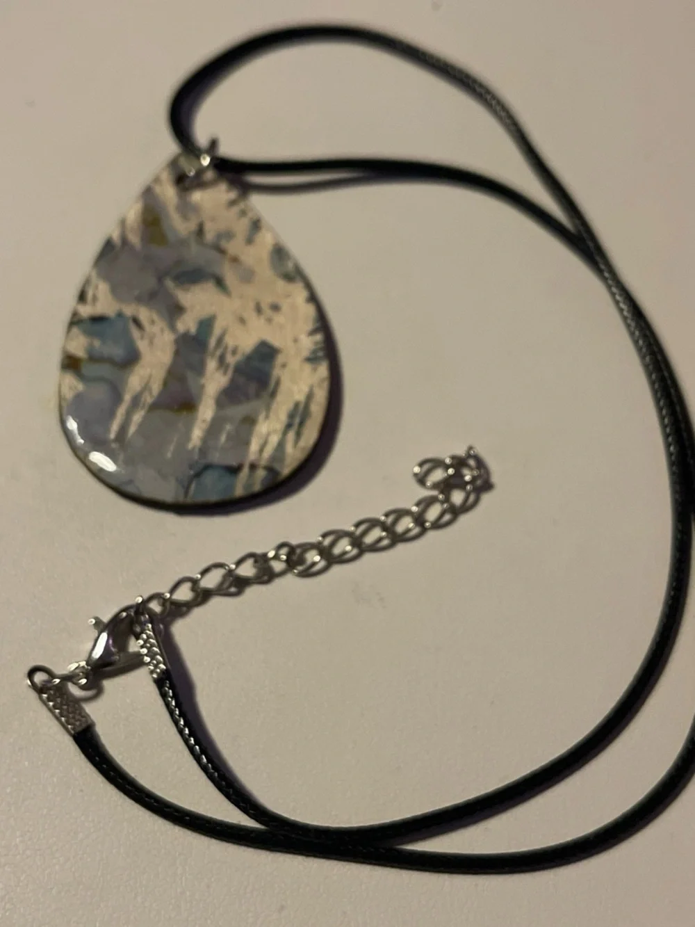Silver-Tone Teardrop Pendant Necklace in Blue and White
